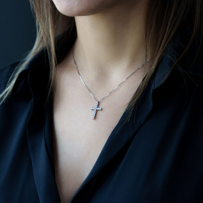 Zlatna ogrlica - Krstić sa cirkonima, veći