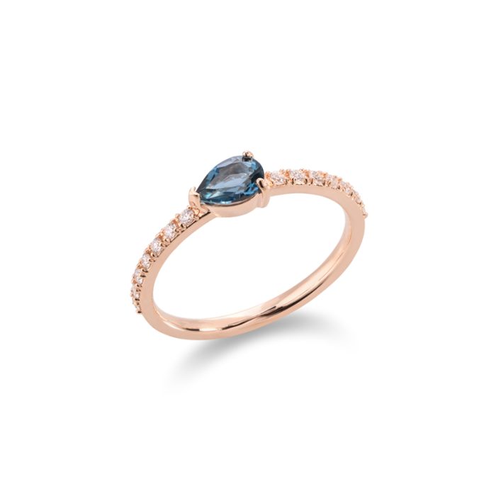 Prsten sa pear shape plavim topazom i dijamantima