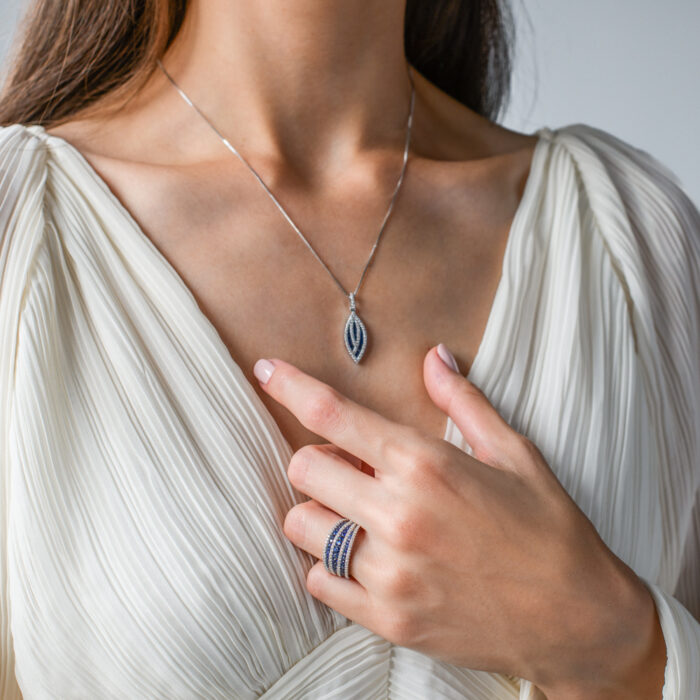 Raskošan brilijantski prsten sa plavim safirima