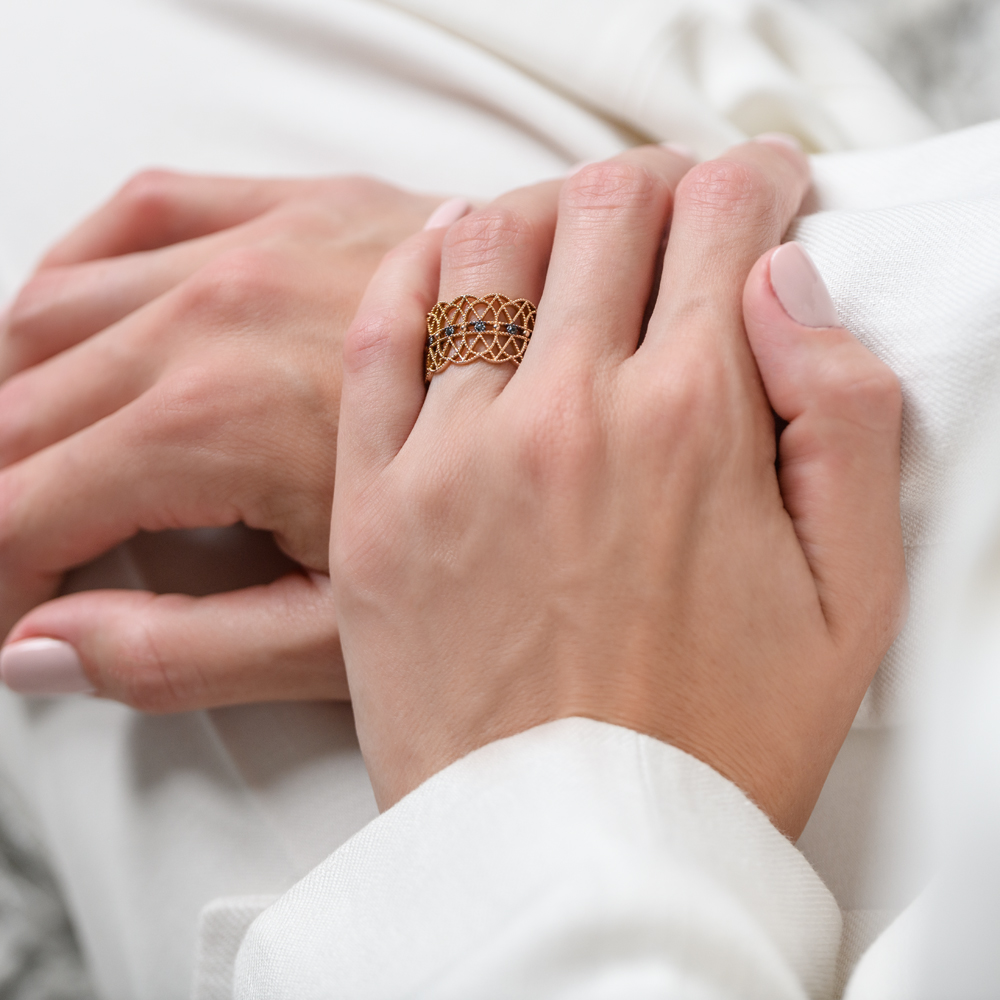 Moderan filigranski prsten sa crnim dijamantima - Slika 4