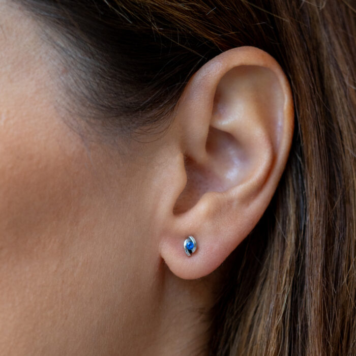 Desirè minđuše sa safirom