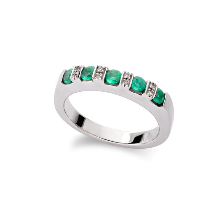 Prsten sa smaragdima i brilijantima