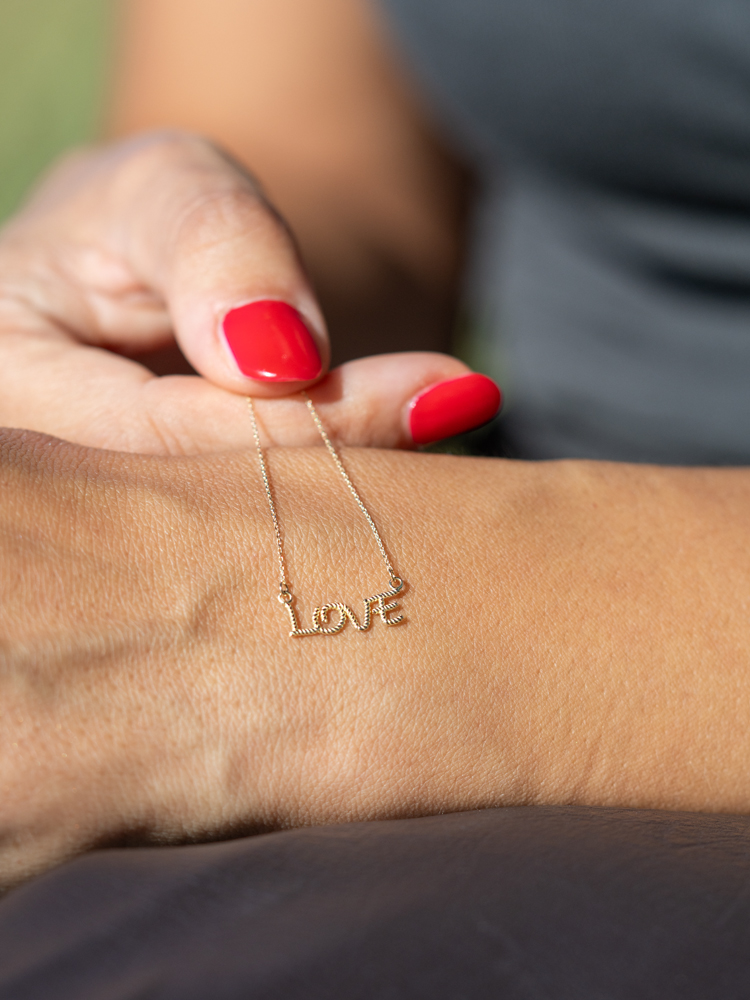 Zlatna 9AM ogrlica - Love