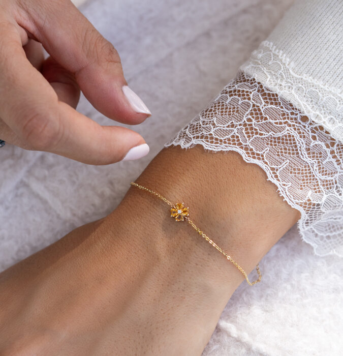 Brilijantska narukvica u obliku cveta sa citrinom